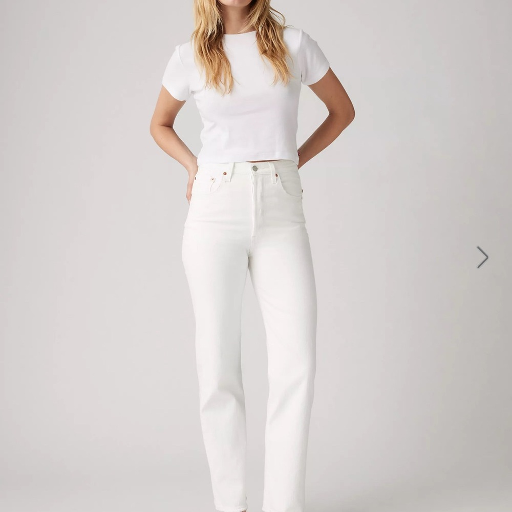 Levi’s Ribcage Straight Ankle in Cream White Size 28